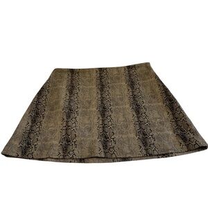 Gilli skirt reptile print side zipper & hook above knee length Size Large NWT